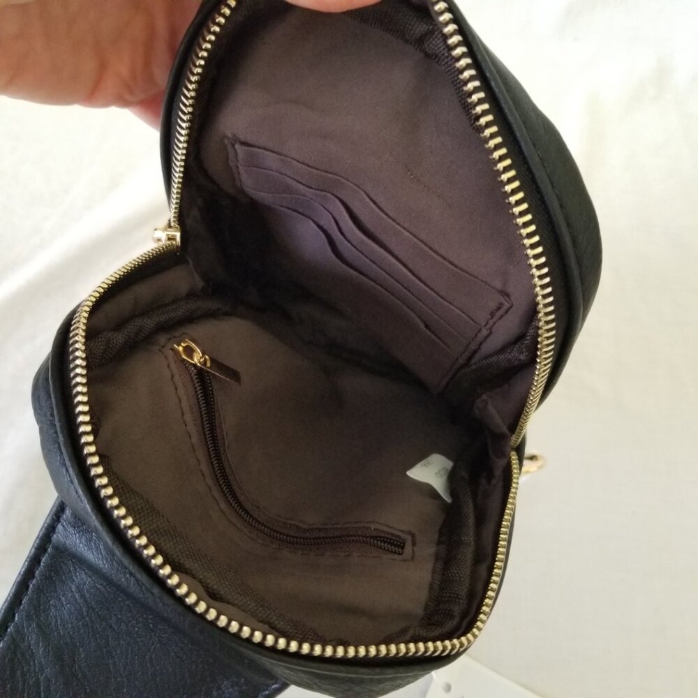 NWT! Cluci Faux Leather Shoulder Bag w/Adjustable Strap for Everyday Use! - Picture 9 of 13